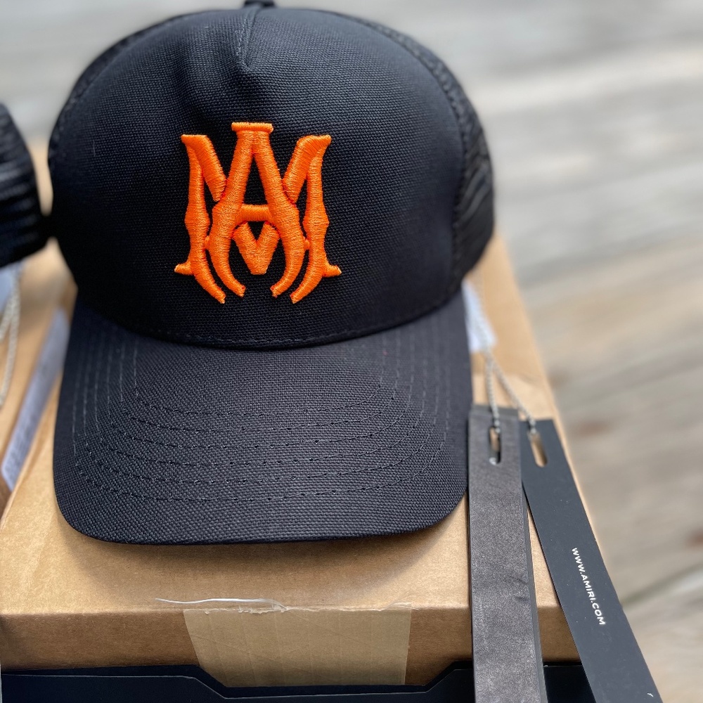 Amiri hat